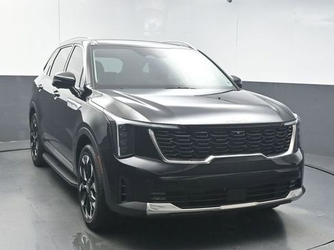Used 2025 Kia Sorento SX FWD image 2