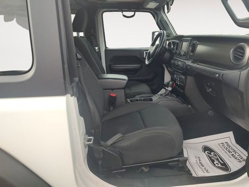 Used 2020 Jeep Wrangler Sport image 15