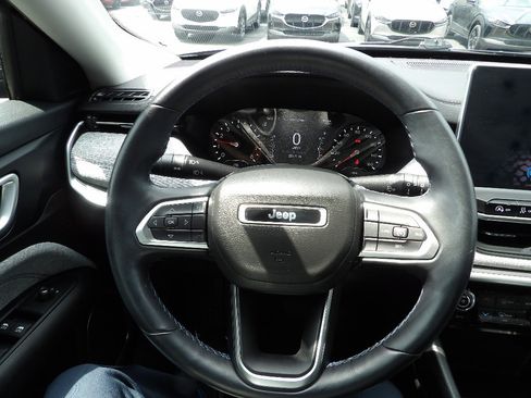 Used 2022 Jeep Compass Latitude w/ Convenience Group AWD/4WD image 27