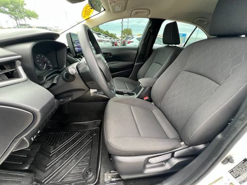 Used 2023 Toyota Corolla LE FWD image 19