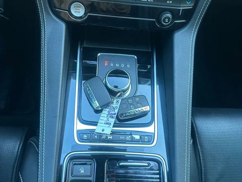 Used 2019 Jaguar F-PACE S image 37