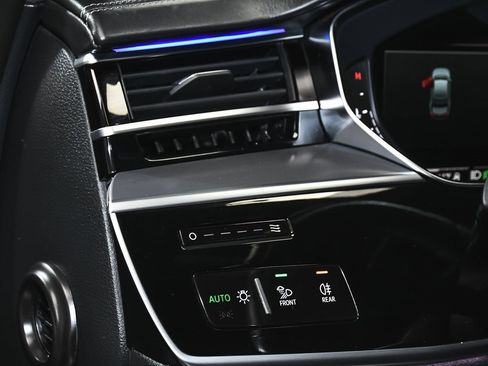 Used 2023 Audi S8 image 23