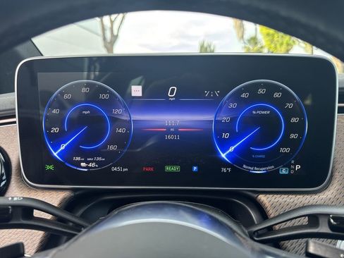 Used 2023 Mercedes-Benz EQE 500 4MATIC Sedan w/ Exclusive Trim Package image 10