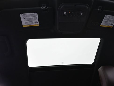 Used 2022 Ford Explorer Platinum w/ Equipment Group 601A image 30