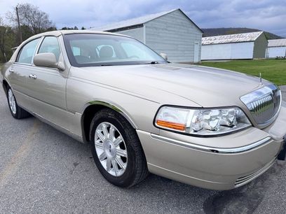 Used 2008 Lincoln Town Car Signature Limited