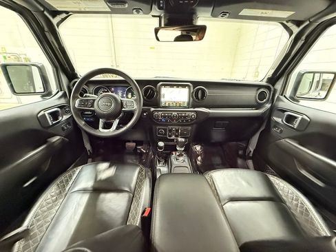 Used 2023 Jeep Wrangler Unlimited Sahara AWD/4WD image 37
