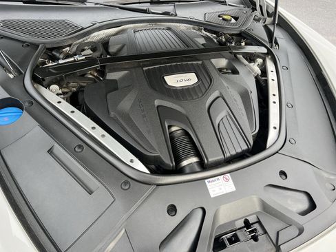 Used 2018 Porsche Panamera 4 image 28