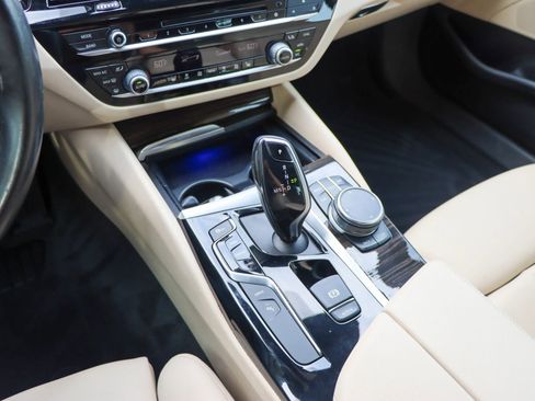 Used 2019 BMW 530e w/ Convenience Package RWD image 42