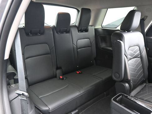 Certified 2025 Nissan Pathfinder Platinum FWD image 14