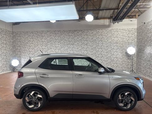 New 2026 Hyundai Venue SEL FWD image 8