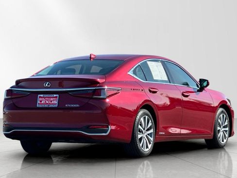 Certified 2020 Lexus ES 300h w/ Premium Package FWD image 6