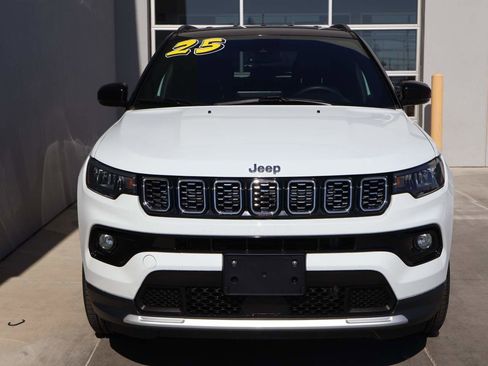 Used 2025 Jeep Compass Limited AWD/4WD image 5