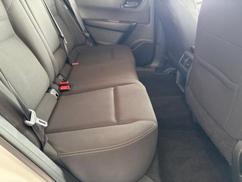 Used 2024 Nissan Rogue S FWD image 13