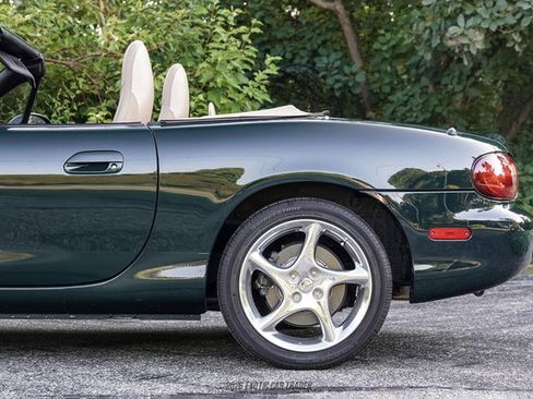 Used 2001 MAZDA MX-5 Miata RWD image 5