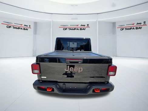Used 2023 Jeep Gladiator Mojave AWD/4WD image 5