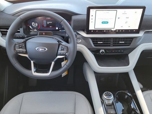New 2026 Ford Explorer Platinum w/ LUX Leather Package image 9