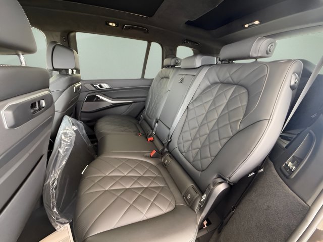 Certified 2026 BMW X7 xDrive40i w/ M Sport Package AWD/4WD image 27