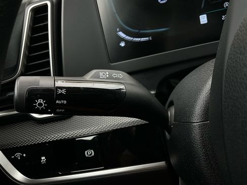 Used 2025 Kia Sportage LX image 33