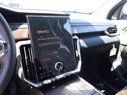 New 2026 GMC Acadia Denali Ultimate AWD/4WD image 15