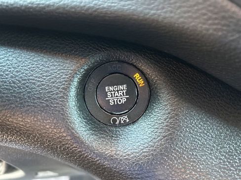 Used 2023 Jeep Cherokee Altitude Lux image 42