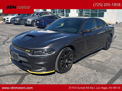 Used 2017 Dodge Charger R/T image 1