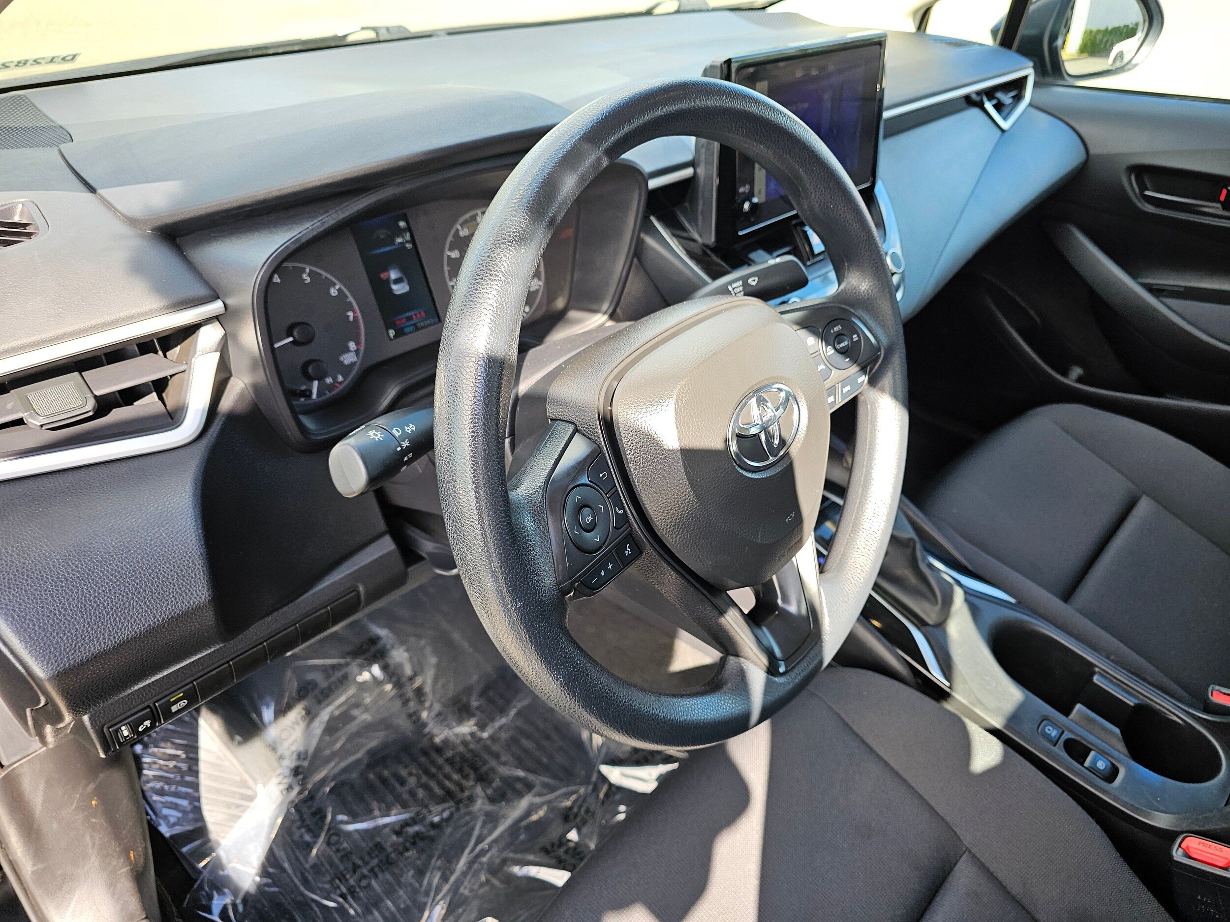 Used 2025 Toyota Corolla LE FWD image 23