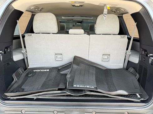 Used 2019 Toyota Sequoia SR5 AWD/4WD image 14