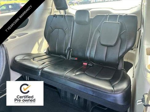 Certified 2024 Chrysler Pacifica Touring-L FWD image 11