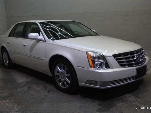 Used 2011 Cadillac DTS Luxury image 1