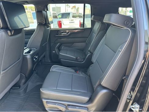 New 2026 GMC Yukon XL Elevation image 14