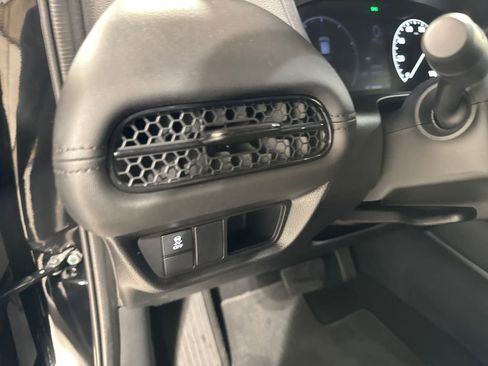 Used 2024 Honda HR-V LX image 18