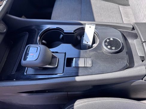 Used 2021 Nissan Rogue SV AWD/4WD image 19