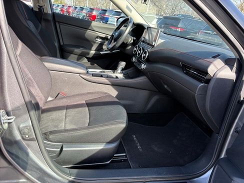 Used 2022 Nissan Sentra SR w/ Lighting Package image 17