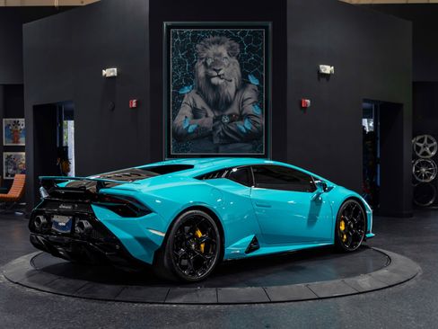 Used 2023 Lamborghini Huracan Tecnica image 9