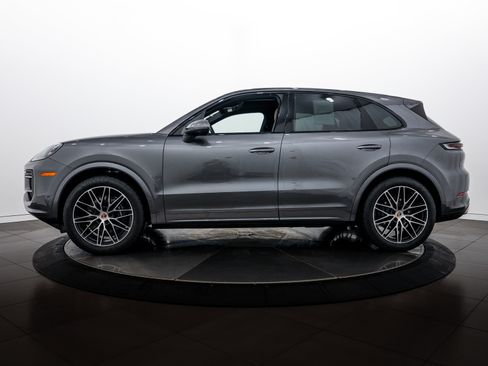Certified 2026 Porsche Cayenne image 2