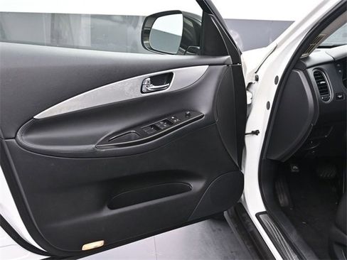 Used 2017 INFINITI QX50 Base image 16