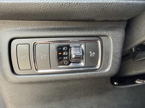 Used 2021 Lincoln Corsair FWD image 32