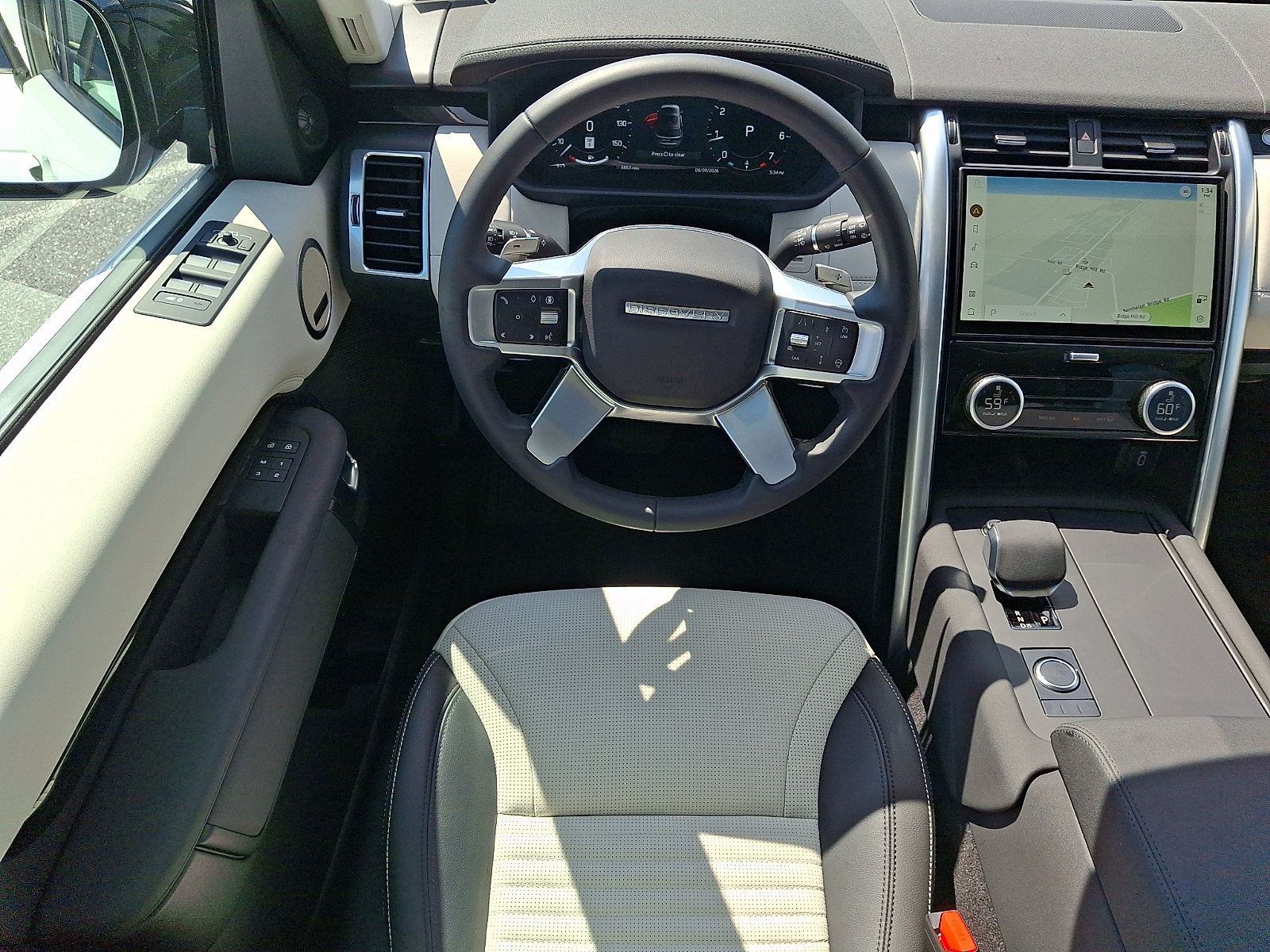 Used 2026 Land Rover Discovery S AWD/4WD image 12