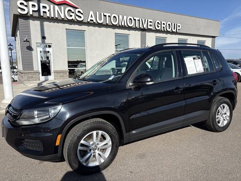 Used 2017 Volkswagen Tiguan S image 1