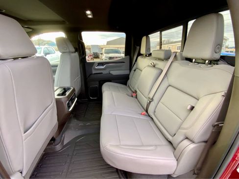 New 2026 GMC Sierra 1500 SLT image 28