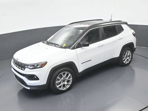 Used 2025 Jeep Compass Limited AWD/4WD image 43