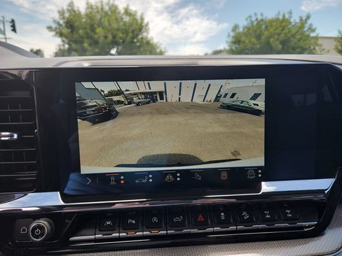 Used 2024 Chevrolet Silverado 1500 ZR2 w/ Technology Package AWD/4WD image 23