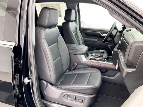 New 2026 GMC Sierra 1500 SLT w/ SLT Premium Package image 9