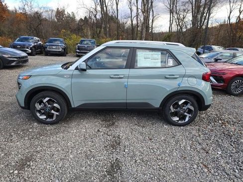 New 2026 Hyundai Venue SEL image 2