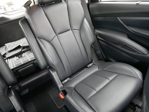 Used 2023 Subaru Ascent Limited AWD/4WD image 14
