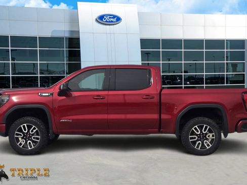 Used 2022 GMC Sierra 1500 AT4 w/ Technology Package AWD/4WD image 3