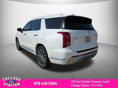 Used 2023 Hyundai Palisade Calligraphy w/ Cargo Package FWD image 6