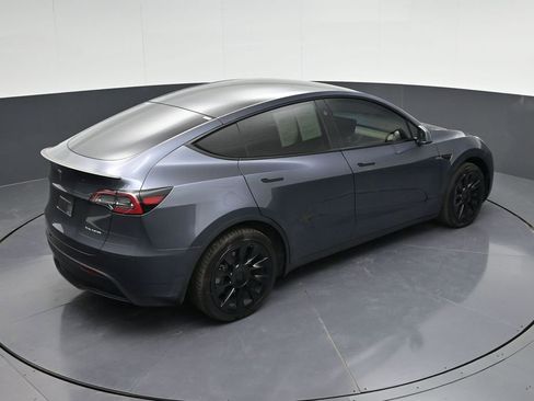 Used 2024 Tesla Model Y Long Range AWD/4WD image 19
