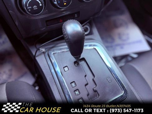 Used 2014 Dodge Challenger SXT RWD image 18