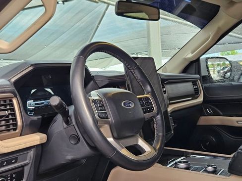 Used 2024 Ford Expedition Max Limited image 9